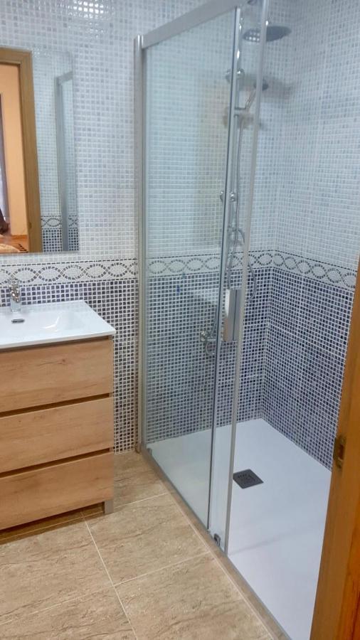 Roni Rooms 살루 외부 사진